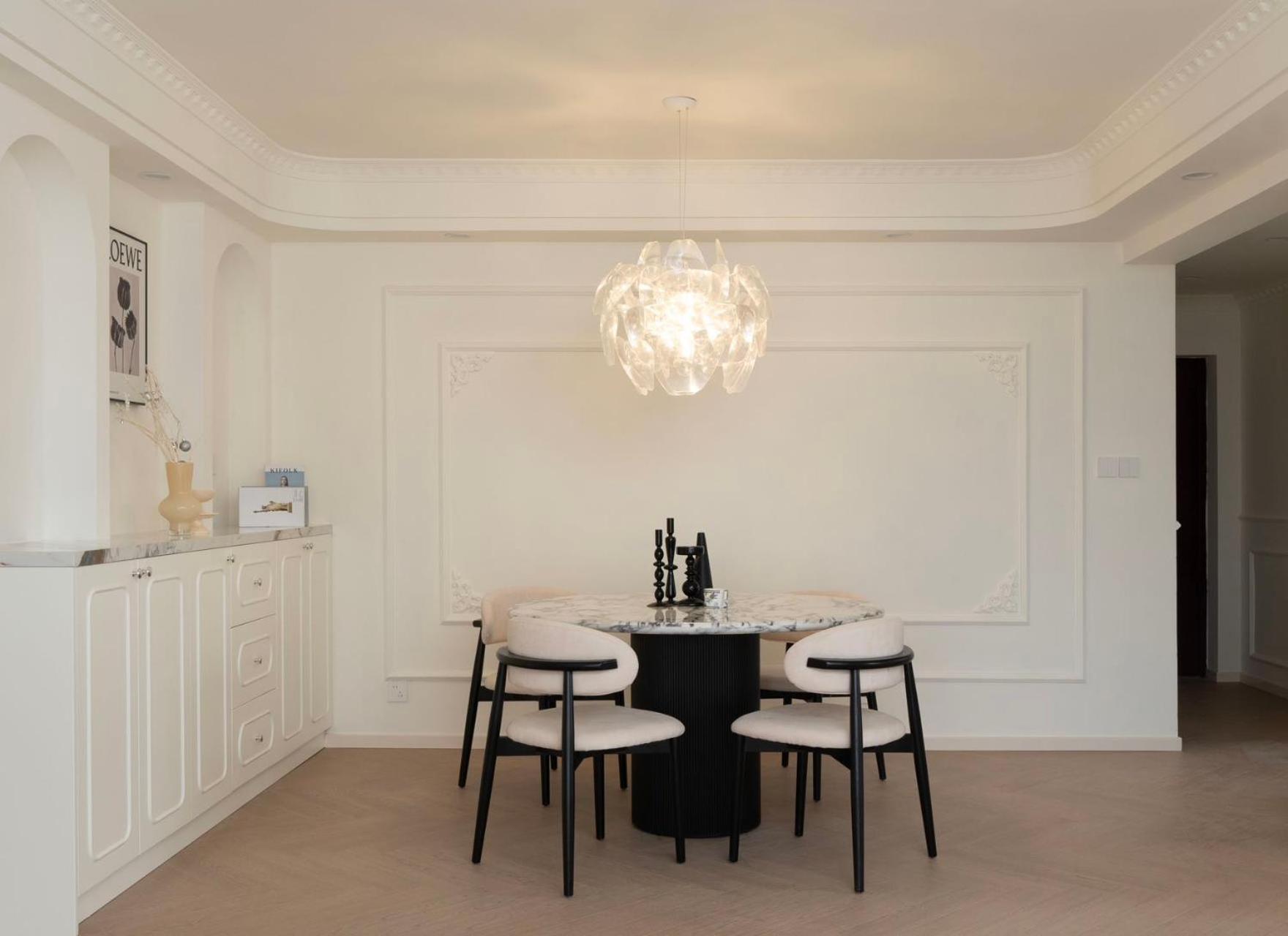 Eastern Hub - Bund Branch French Romantic Designer With Views, Close To The Bund And Xintiandi, With Three Bedrooms And Floor-to-ceiling Windows Apartment