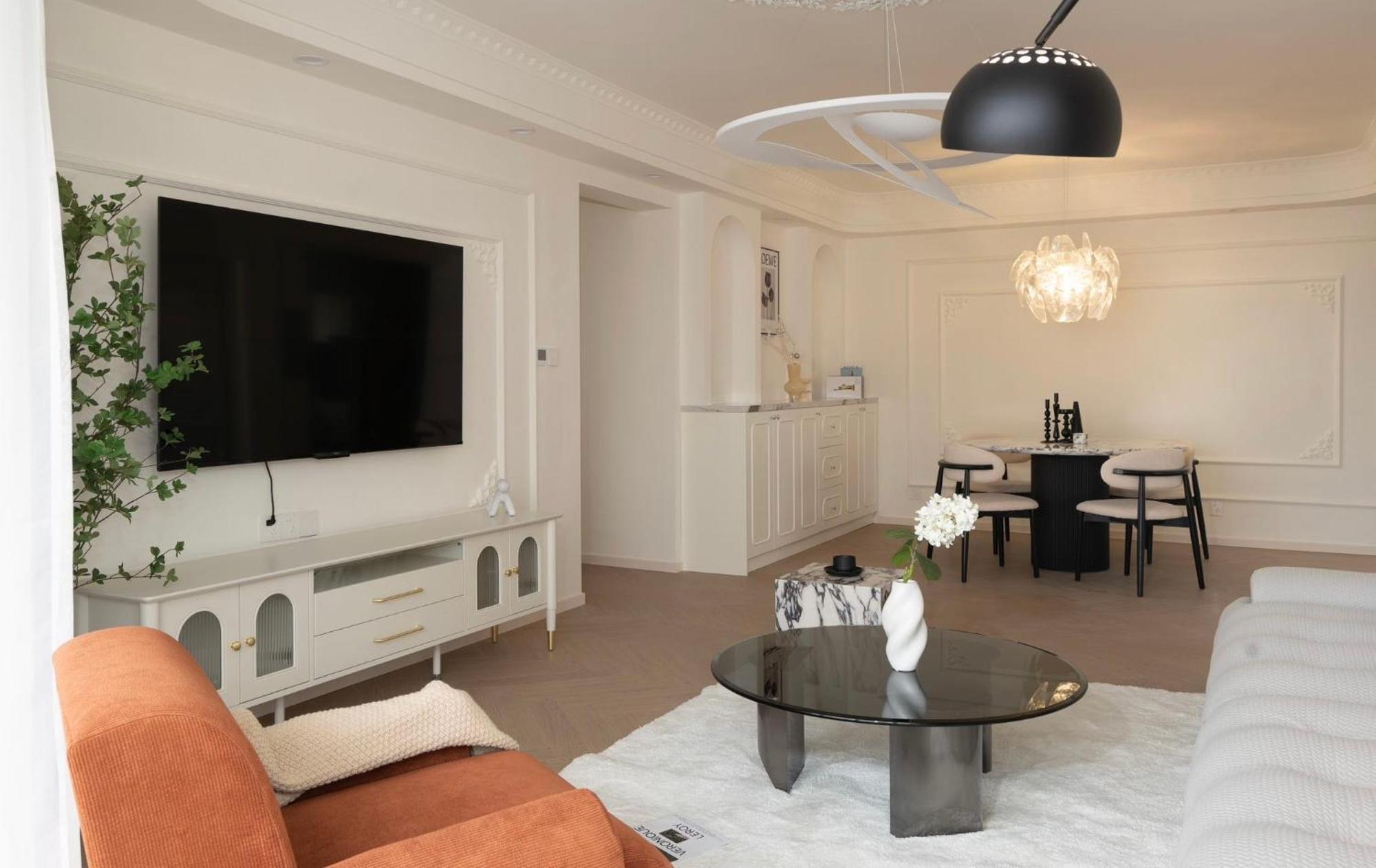 Eastern Hub - Bund Branch French Romantic Designer With Views, Close To The Bund And Xintiandi, With Three Bedrooms And Floor-to-ceiling Windows Shanghai