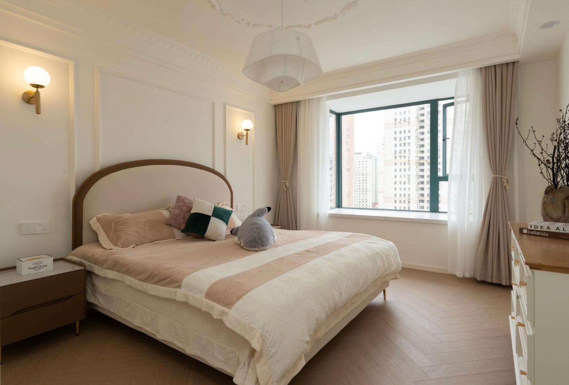 Eastern Hub - Bund Branch French Romantic Designer With Views, Close To The Bund And Xintiandi, With Three Bedrooms And Floor-to-ceiling Windows Apartment Shanghai
