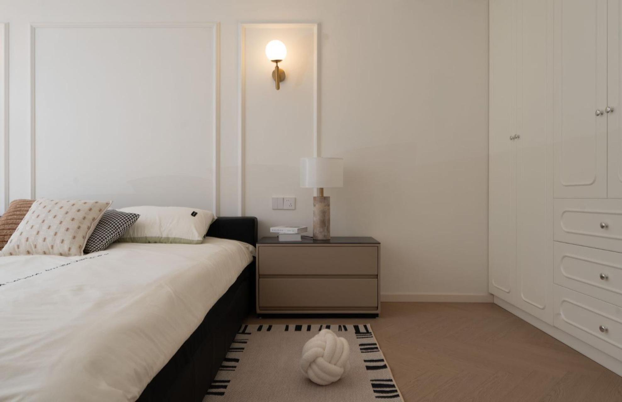 Eastern Hub - Bund Branch French Romantic Designer With Views, Close To The Bund And Xintiandi, With Three Bedrooms And Floor-to-ceiling Windows * Shanghai