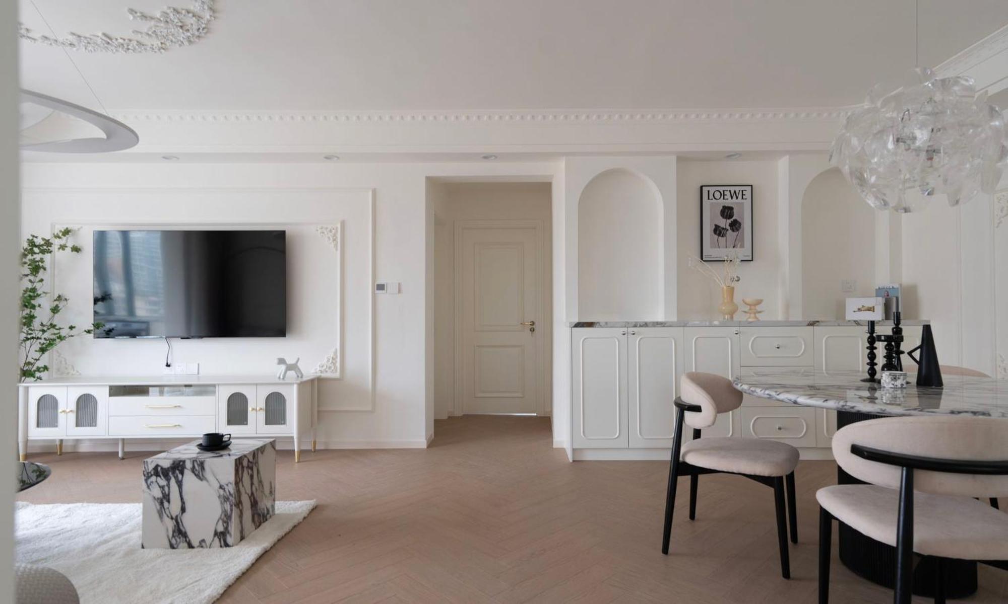 Eastern Hub - Bund Branch French Romantic Designer With Views, Close To The Bund And Xintiandi, With Three Bedrooms And Floor-to-ceiling Windows