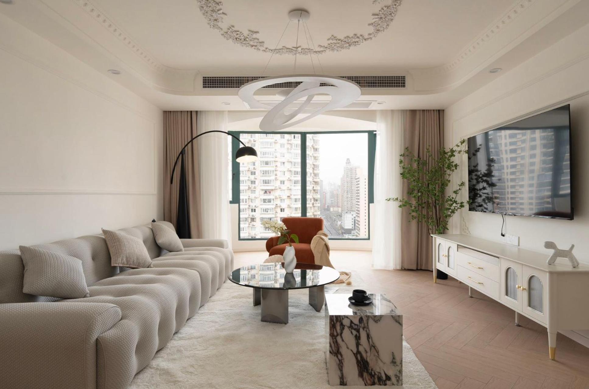 Eastern Hub - Bund Branch French Romantic Designer With Views, Close To The Bund And Xintiandi, With Three Bedrooms And Floor-to-ceiling Windows *